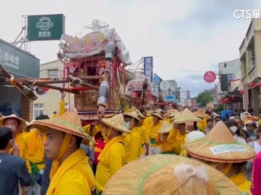 小琉球迎王祭「送王壓軸」將登場 東琉線湧搭船人潮