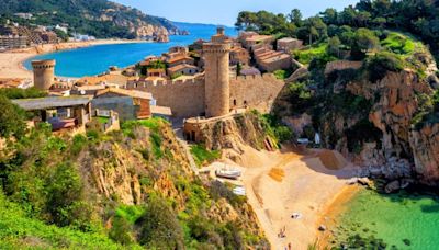 81 playas con bandera azul y cervezas baratas: la región de España que recomienda ‘The Sun’