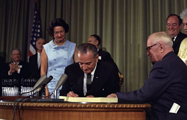 On This Day, July 30: Lyndon B. Johnson signs Medicare into law - UPI.com