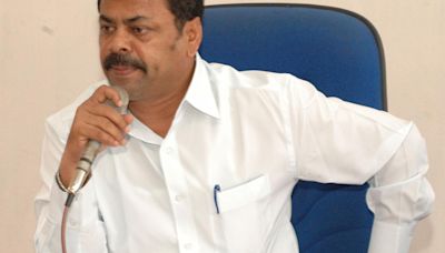 Renukacharya tells BJP ‘rebels’ to accept Vijayendra’s leadership of State unit