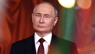 Vladimir Putin has warning issued as Ukraine threatens prized Crimea conquest