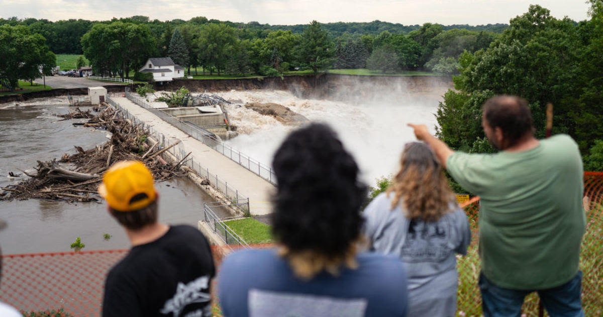 Watch live: Gov. Walz, Sen. Klobuchar give update after touring southern Minnesota flooding