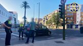 Un conductor ebrio y drogado se queda dormido al volante en mitad de una avenida en Sevilla