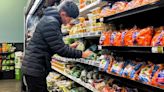 Por la suba de los alimentos y la presión sobre el dólar, en junio podría revertirse el proceso de desinflación