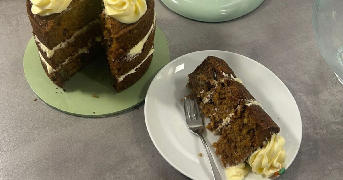 Easiest carrot cake recipe ever - you don’t need a mixer