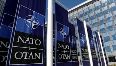 Secretario general de la OTAN afirma que Ucrania tiene “derecho a defenderse” y golpear objetivos militares en Rusia - La Tercera