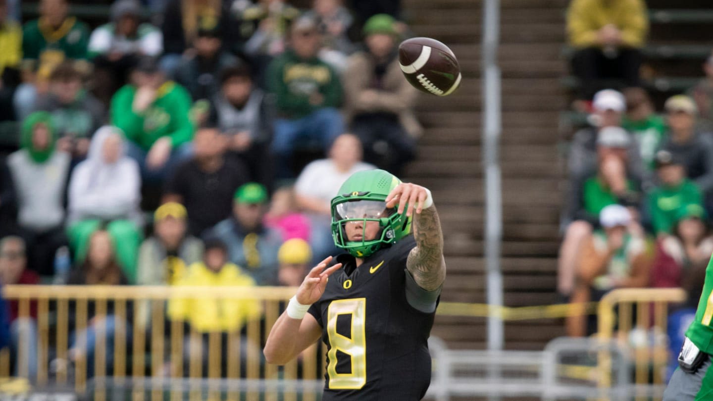 Oregon Football: Ducks Trio Near Top of Positional Rankings