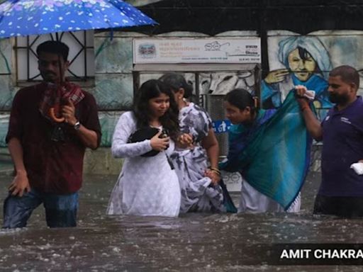 Orange alert issued for Mumbai as heavy rain continues to batter city