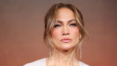 Jennifer Lopez dons wedding ring in Hamptons after Ben Affleck-free anniversary