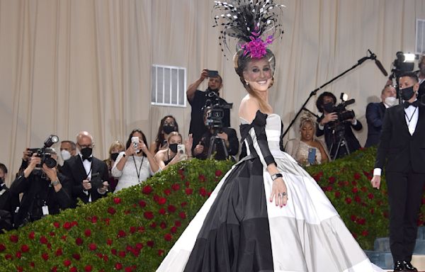 Sarah Jessica Parker's Iconic Met Gala Looks Over the Years: Photos