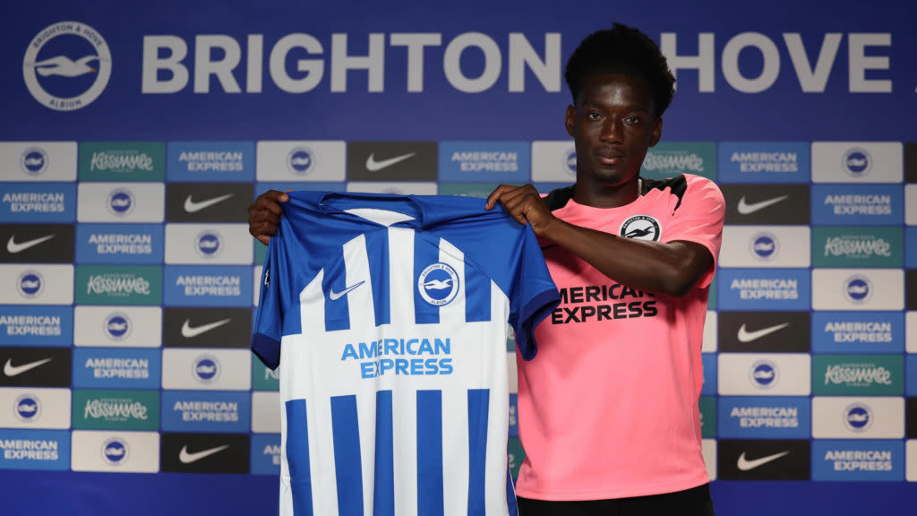 Brighton announce signing of young Arsenal winger