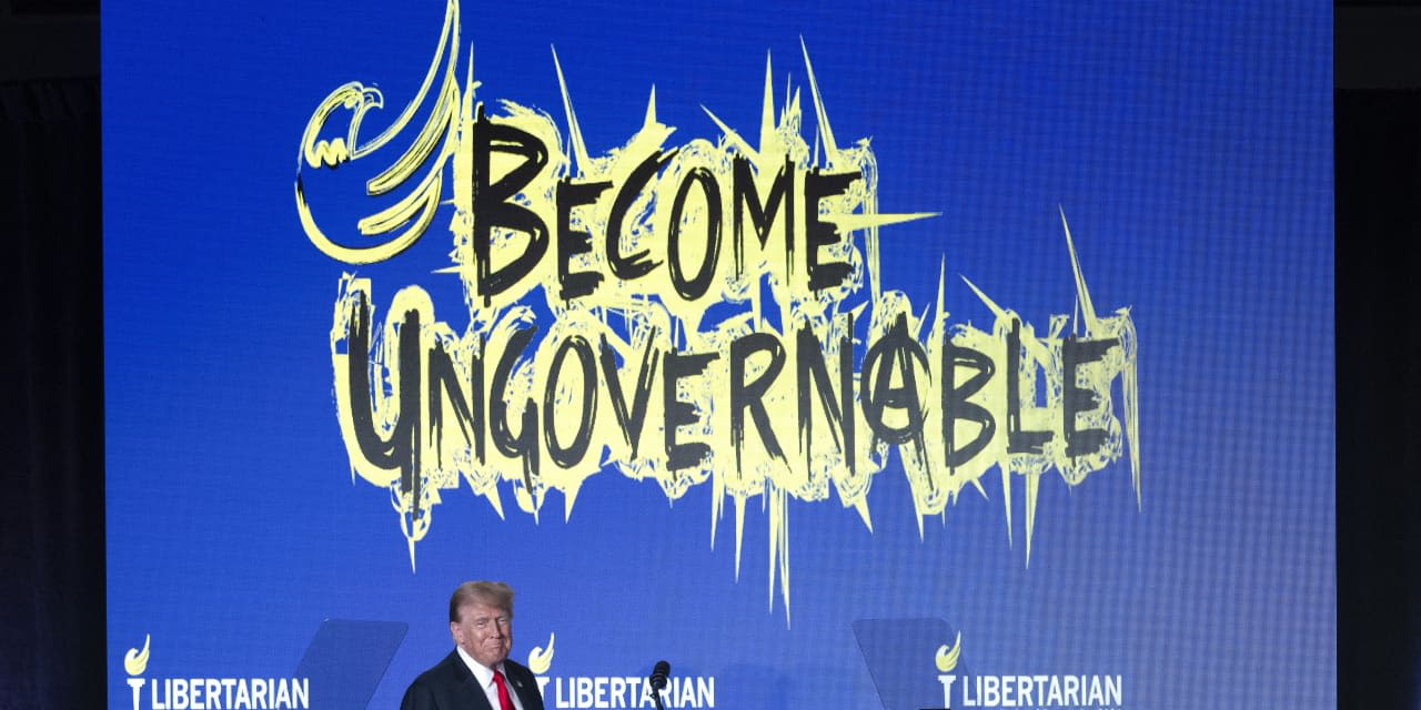 Trump greeted with choruses of boos at Libertarian Party convention