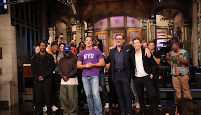'SNL' may have a green new cast this year, but it's the hosts that are the big problem