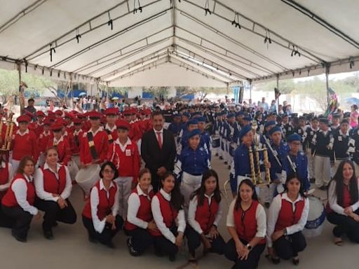 Emotivo concurso de bandas de guerra escolar en Dolores Hidalgo