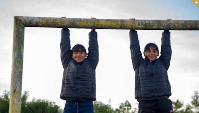 Su familia vende bollos para subsistir, asisten a un comedor barrial y sueñan con llegar a la Primera de Atlético Tucumán