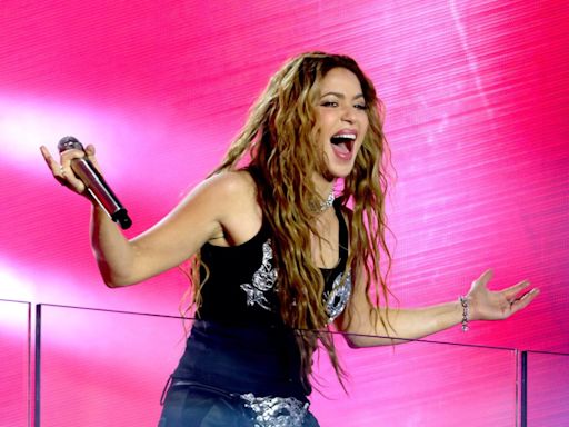 ¿Shakira fracasó con su nuevo disco? “Las Mujeres Ya No Lloran” es apenas el décimo álbum latino más vendido en Estados Unidos - El Diario NY