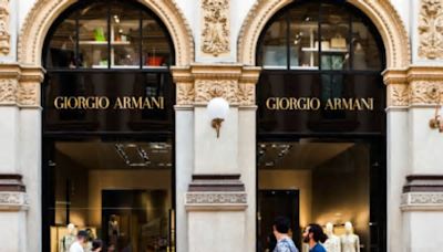 Tres meses antes de cumplir 90 años, el diseñador Giorgio Armani mantiene sus posibilidades en la independencia empresarial corporativa.