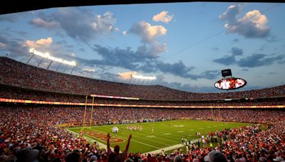 Chiefs set deadline of 6 months to decide whether to renovate Arrowhead or build new — and where