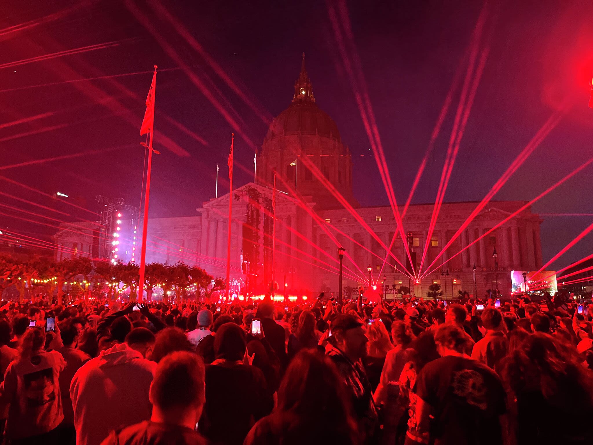 SF wins big with massive 25,000-person Civic Center rave