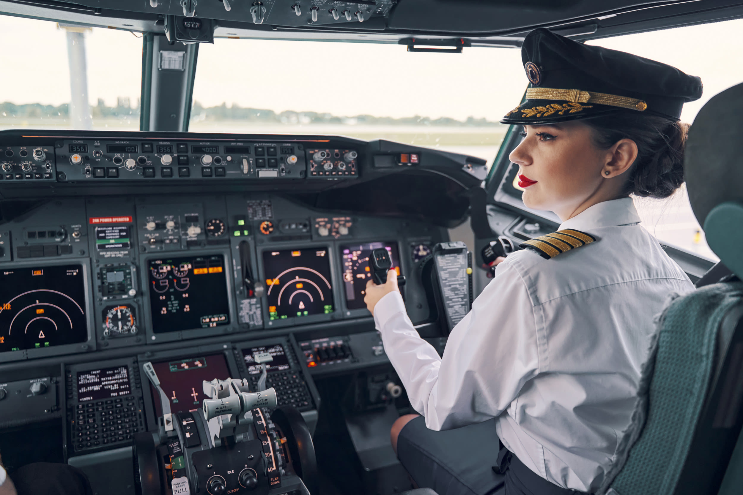 Bride-to-be boards plane carrying wedding dress, pilot decides to step in