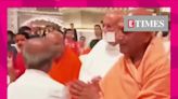 Spiritual Gurus Praise Amitabh Bachchan At Ambani Event | Entertainment - Times of India Videos