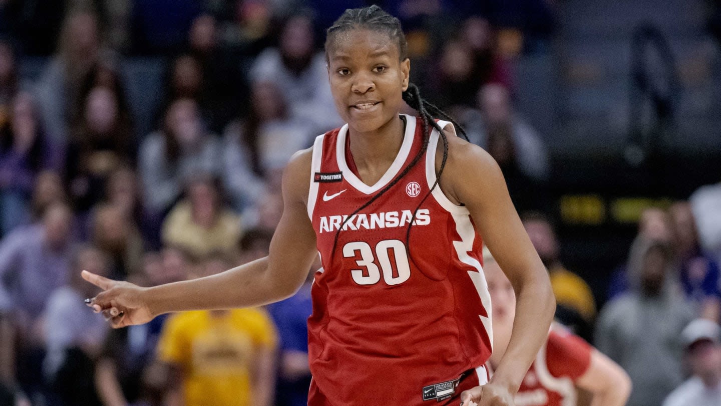 BREAKING: Dawn Staley, South Carolina WBB Land Arkansas Transfer Forward Maryam Dauda