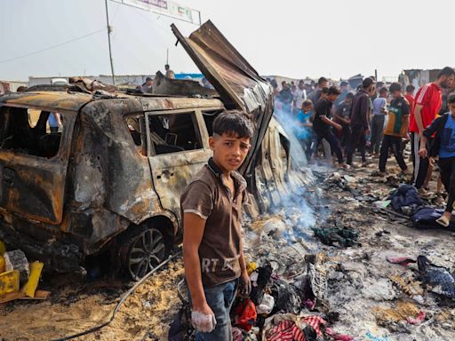 Qué está pasando en Rafah, la ciudad del sur de Gaza donde ocurrió el mortífero ataque a un campo de refugiados