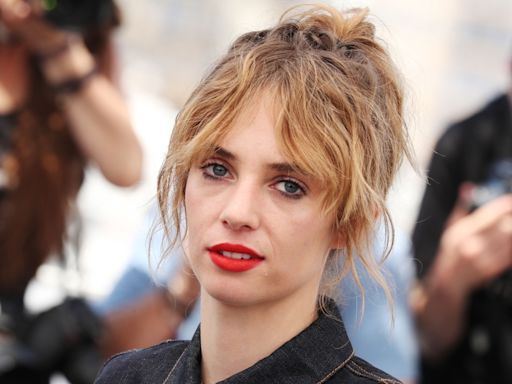 Maya Hawke abraza el término nepo baby y su influencia en los castings: "Me siento cómoda con no merecerlo y hacerlo de todos modos"