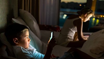 Screens and teens: How phones broke children’s brains