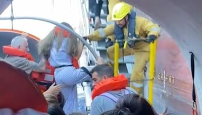 Así fue la odisea del rescate de los pasajeros del ferry incendiado 'Tenacia'