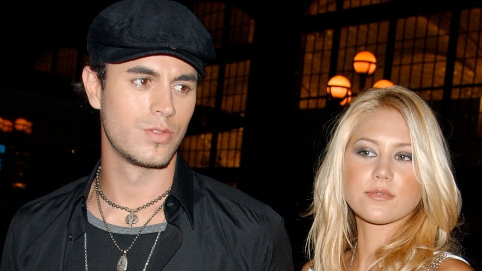 Enrique Iglesias on what partner Anna Kournikova thinks of him kissing his fans