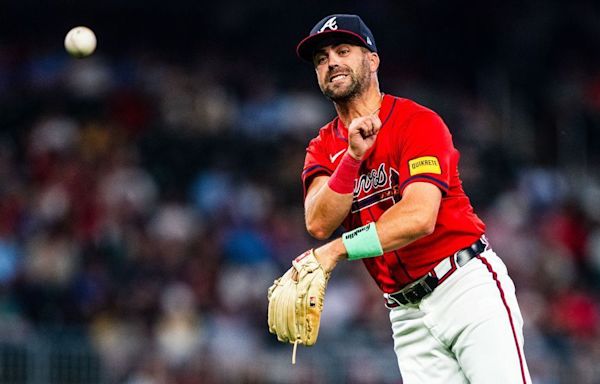 Braves' Merrifield fractures foot; could return soon