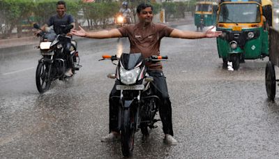 India's monsoon overcomes delay, set to cover country on time