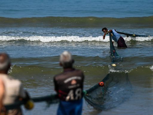 Five Sri Lankan fishermen die after drinking unknown liquids from drifting bottles