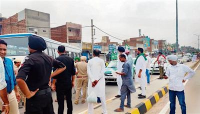 Delhi march: Farmers’ convoy leaves Sirsa, heads for Khanauri border