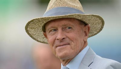 Geoffrey Boycott undergoes successful surgery to remove throat tumour