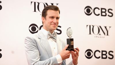 Broadway To Dim Lights At Select Theaters For Gavin Creel While Petitioners Call For Full Tribute – Update