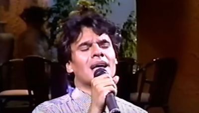 La épica noche en que Juan Gabriel cantó hasta el amanecer en televisión - La Tercera