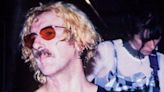 El día que Charly García se tiñó el pelo para homenajear a Kurt Cobain: de su “asalto” a una famosa peluquería a la botella de cerveza que le vació Nito Mestre