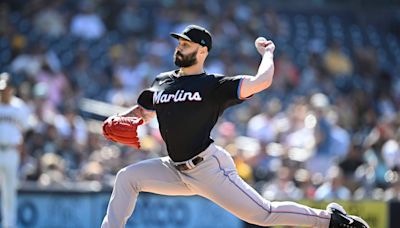 Padres acquire top reliever on market Tanner Scott from Marlins: Sources