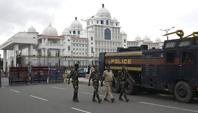 Job aspirants detained for protesting at Telangana Secretariat, Chikkadpally