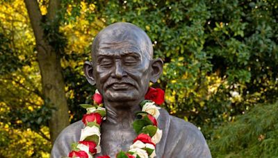 Bust of Mahatma Gandhi unveiled in Seattle to honour legacy of peace and non-violence