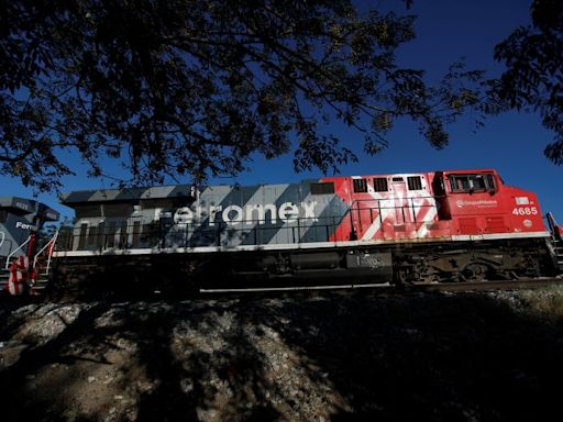 Union Pacific says FXE issuing some US-Mexico grain shuttle permits