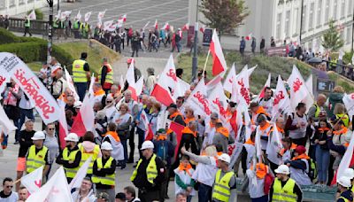 Polish farmers march in Warsaw against EU climate policies and the country's pro-EU leader