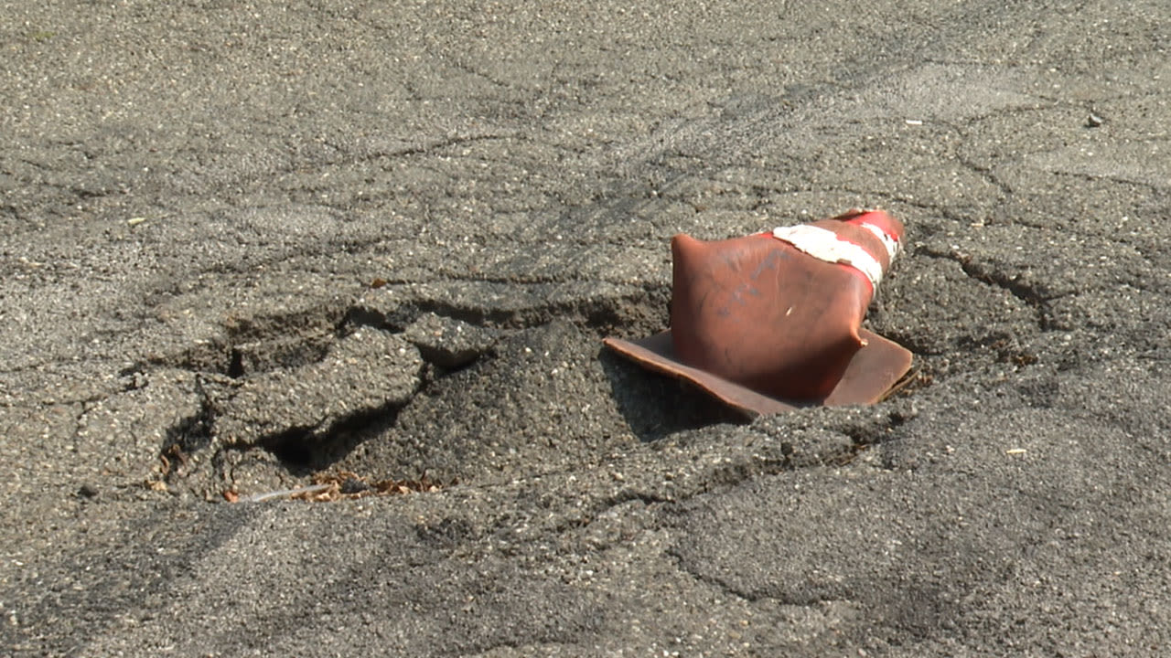 Neighbors say sinkholes are overtaking Youngstown road