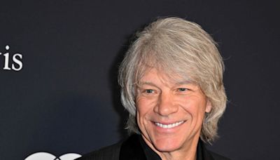 Jon Bon Jovi deja en manos de Dios la curación de su voz