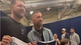 VIDEO: Luka Doncic y emotivo encuentro con Sergio Ramos en el Juego 4 de la NBA | El Universal