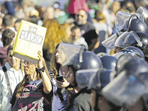 El futuro de las universidades, entre el apoyo social y el desprecio del gobierno | Mañana continúan las negociaciones por más fondos