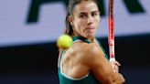 Charleston's Emma Navarro makes final 16 at French Open