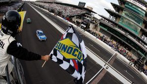 Kyle Larson surges to front late, wins first Brickyard 400